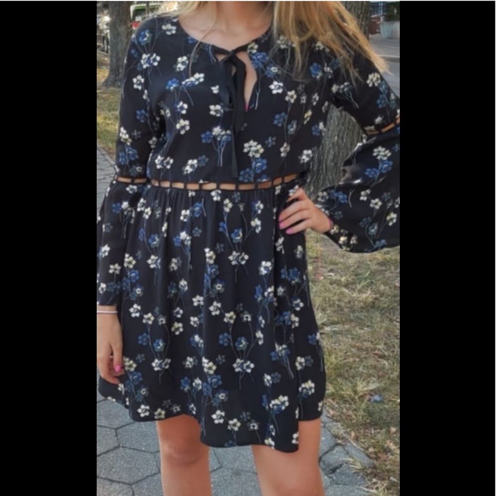 Ella Moss Adara dress w/ peekaboo cutouts @ waist - Picture 3 of 10